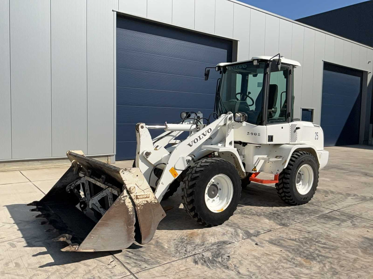 Volvo L30G - Chargeuse sur pneus: photos 1 Volvo L30G - Chargeuse sur pneus: photos 1