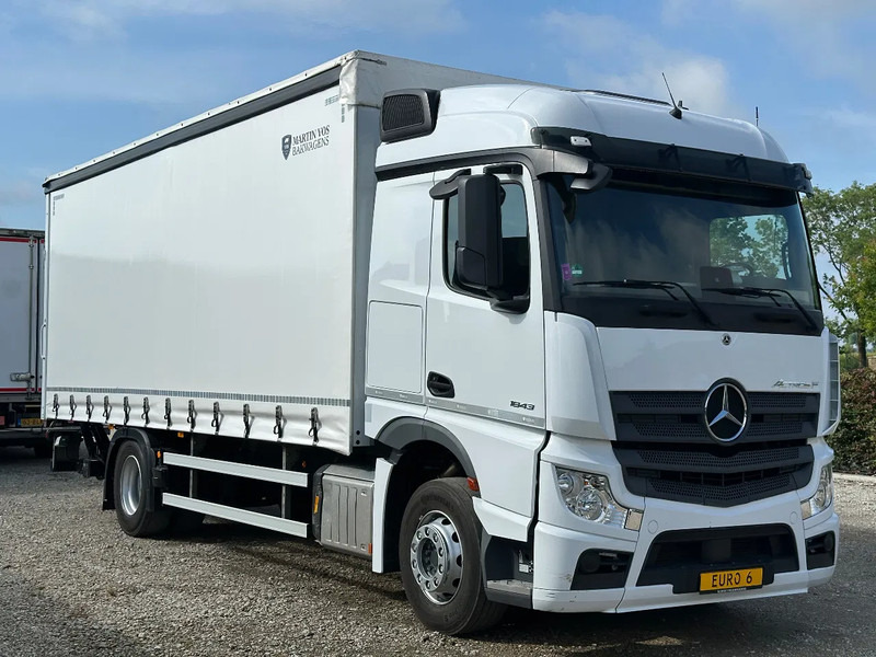 Mercedes-Benz Actros 1843 ACTROS 1843L 2022. 183432km Schuifzeil met Laadklep 2000kg - Camion à rideaux coulissants: photos 2 Mercedes-Benz Actros 1843 ACTROS 1843L 2022. 183432km Schuifzeil met Laadklep 2000kg - Camion à rideaux coulissants: photos 2