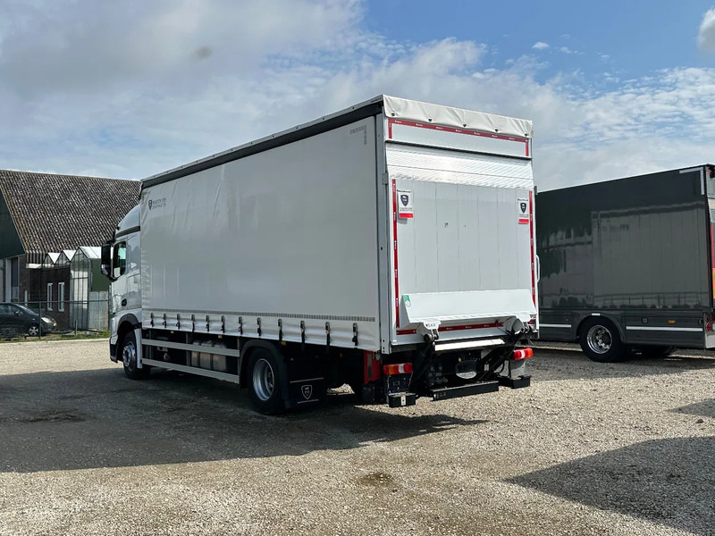 Mercedes-Benz Actros 1843 ACTROS 1843L 2022. 183432km Schuifzeil met Laadklep 2000kg - Camion à rideaux coulissants: photos 4 Mercedes-Benz Actros 1843 ACTROS 1843L 2022. 183432km Schuifzeil met Laadklep 2000kg - Camion à rideaux coulissants: photos 4