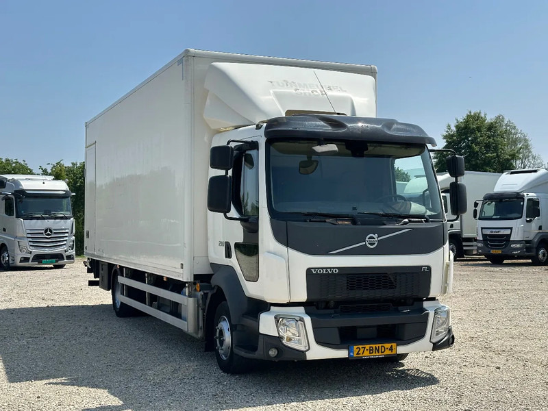 Volvo FL - Camion fourgon: photos 2 Volvo FL - Camion fourgon: photos 2