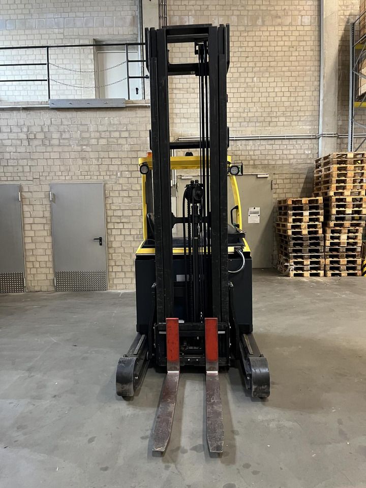Hyster R1.6 - Chariot à mât rétractable: photos 3 Hyster R1.6 - Chariot à mât rétractable: photos 3