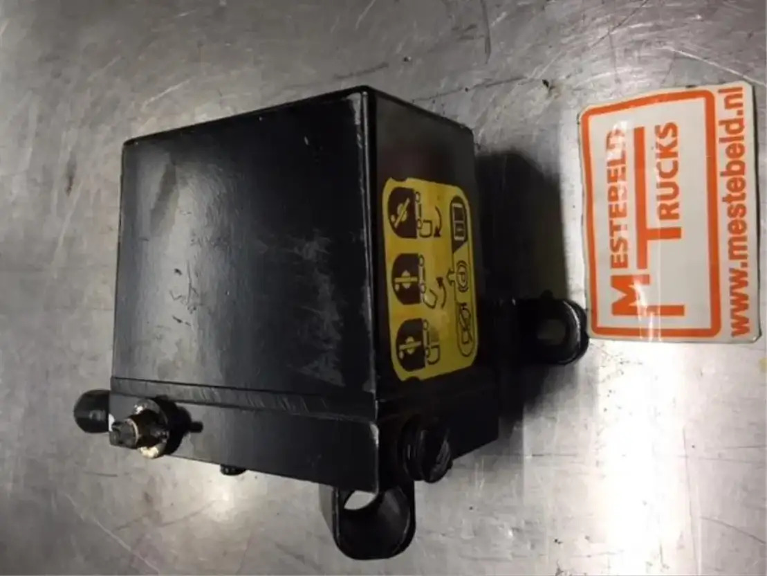 DAF Cabinekantelpomp  - Cabine et intérieur pour Camion: photos 1 DAF Cabinekantelpomp  - Cabine et intérieur pour Camion: photos 1