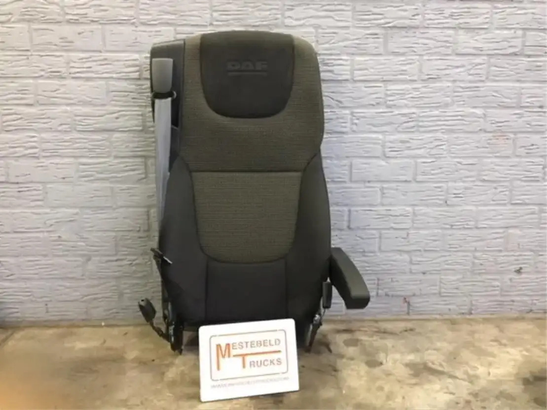 DAF Rugleuning stoel rechts  - Cabine et intérieur pour Camion: photos 1 DAF Rugleuning stoel rechts  - Cabine et intérieur pour Camion: photos 1