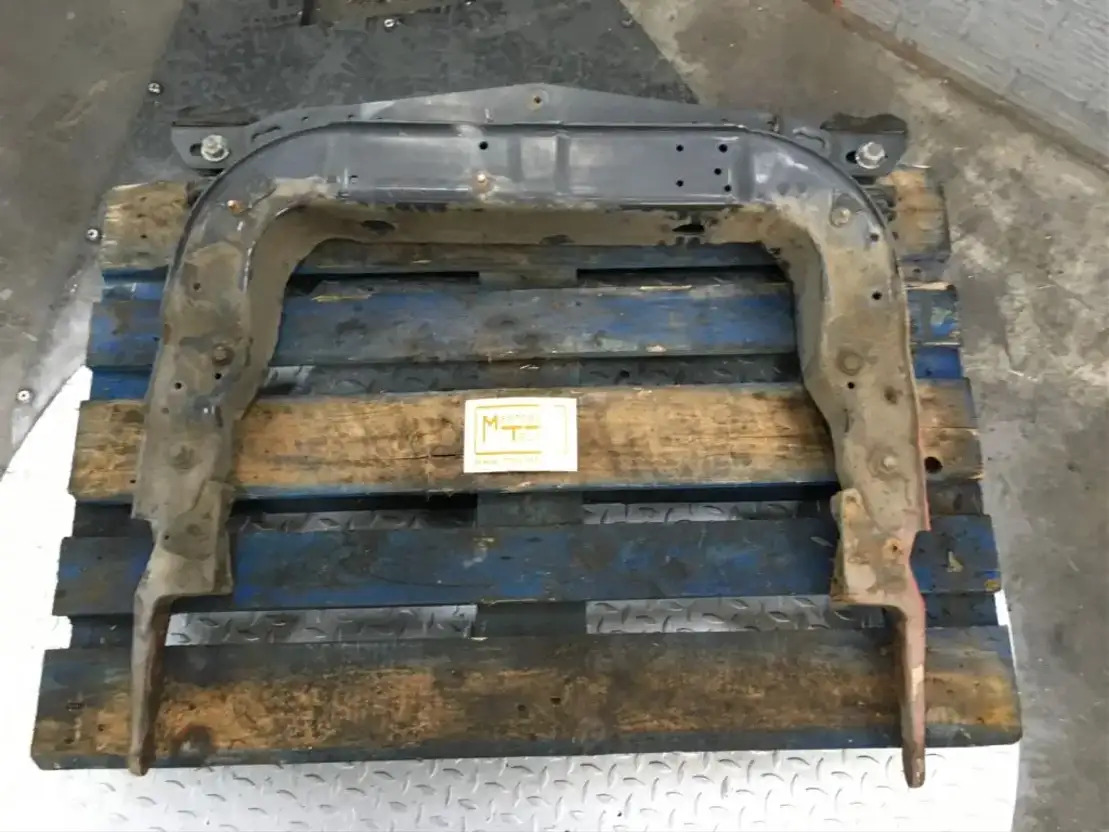 Iveco Cabinesteun achter met vering - Frame/ Châssis pour Camion: photos 1 Iveco Cabinesteun achter met vering - Frame/ Châssis pour Camion: photos 1