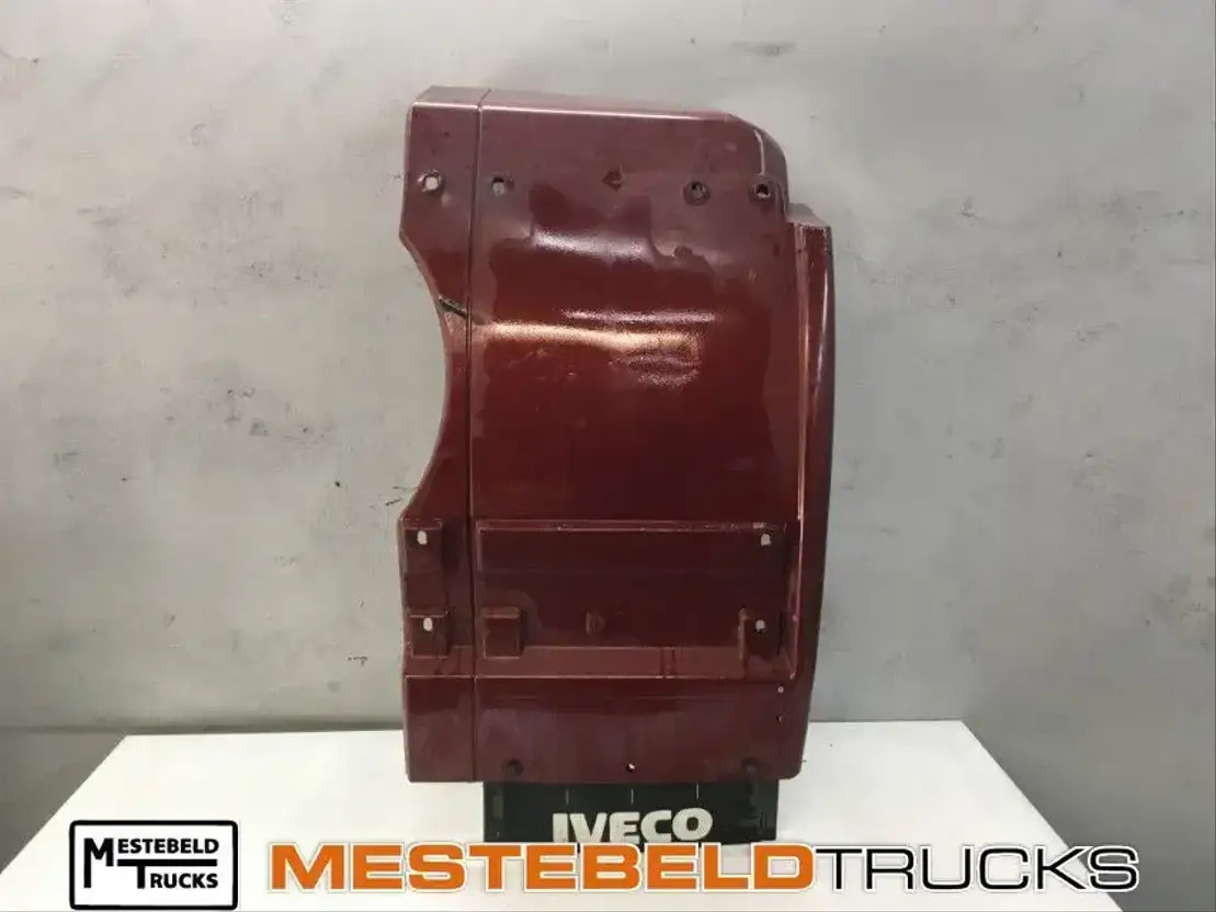 Iveco Spatbord rechts voor - Cabine et intérieur pour Camion: photos 1 Iveco Spatbord rechts voor - Cabine et intérieur pour Camion: photos 1