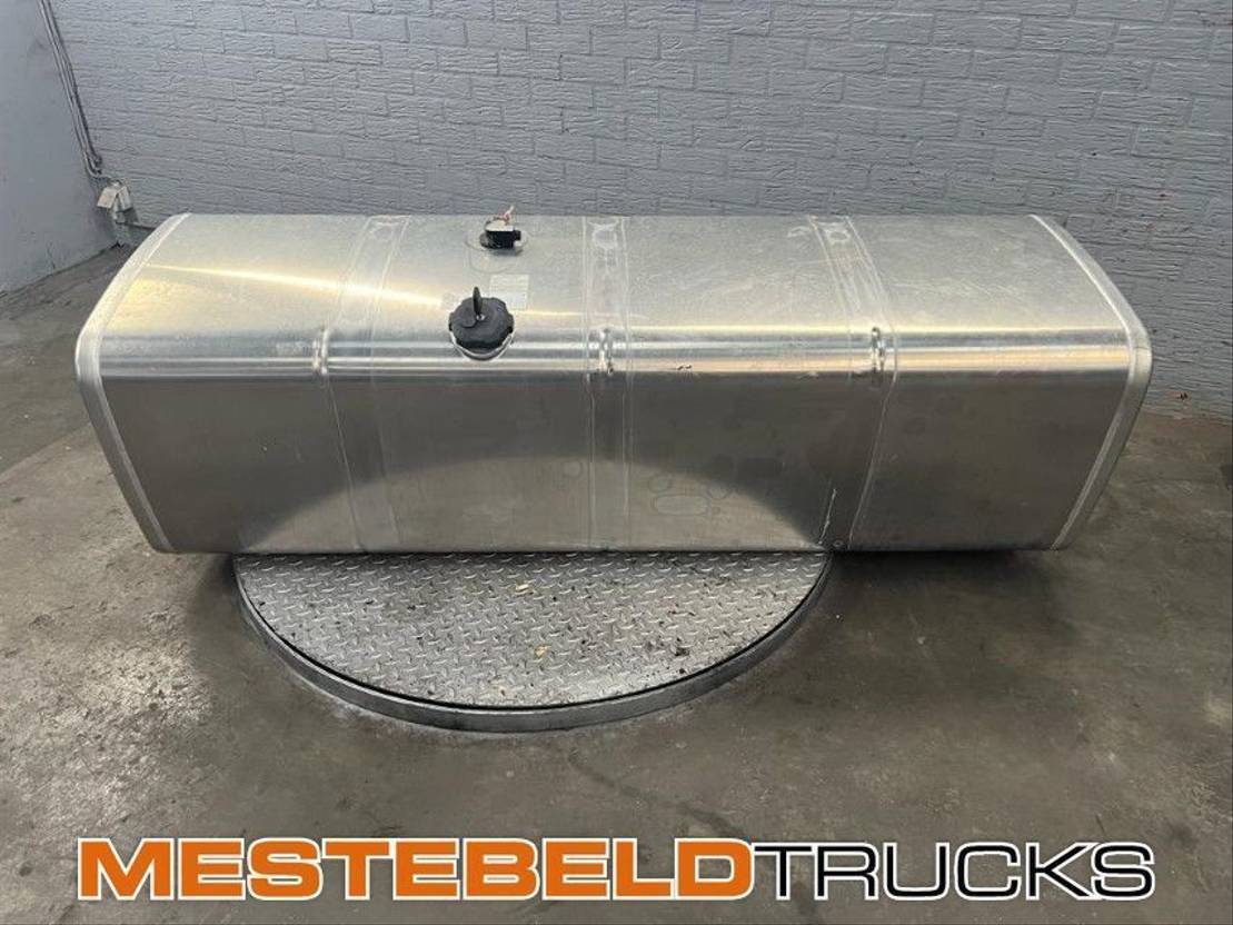 MAN Brandstoftank 780 liter - Réservoir de carburant pour Camion: photos 1 MAN Brandstoftank 780 liter - Réservoir de carburant pour Camion: photos 1