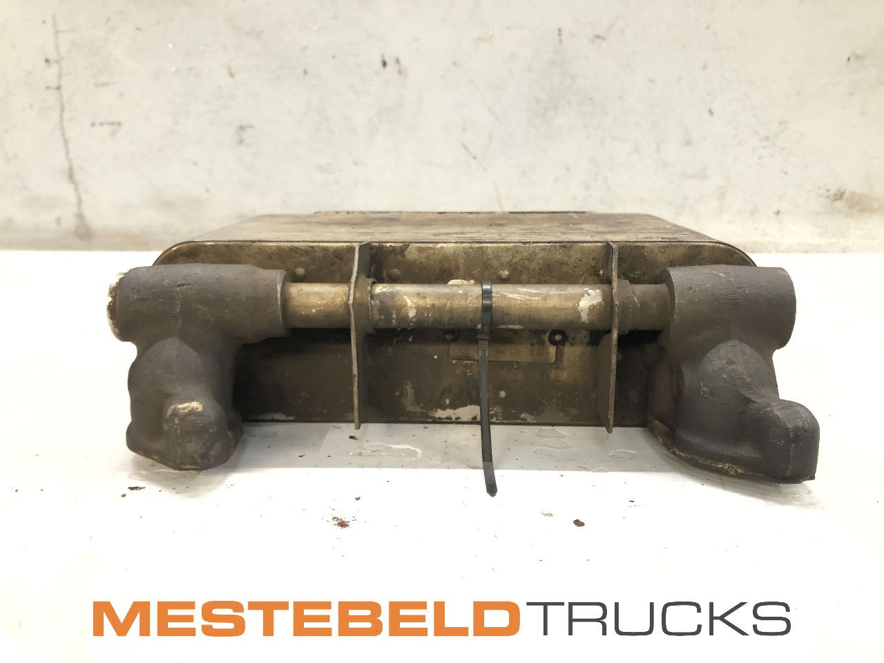 MAN Oliekoeler D2840 LF 04 - Moteur pour Camion: photos 5 MAN Oliekoeler D2840 LF 04 - Moteur pour Camion: photos 5