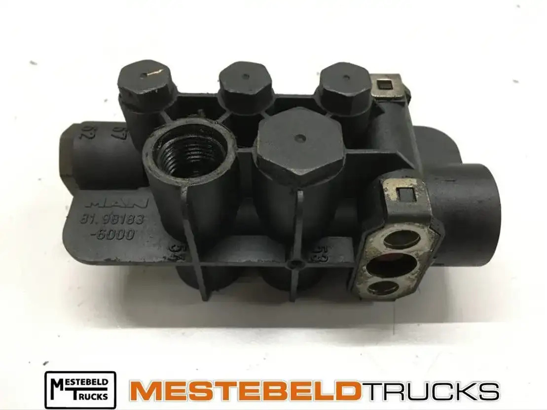 MAN Verdeler - Pièces de frein pour Camion: photos 1 MAN Verdeler - Pièces de frein pour Camion: photos 1