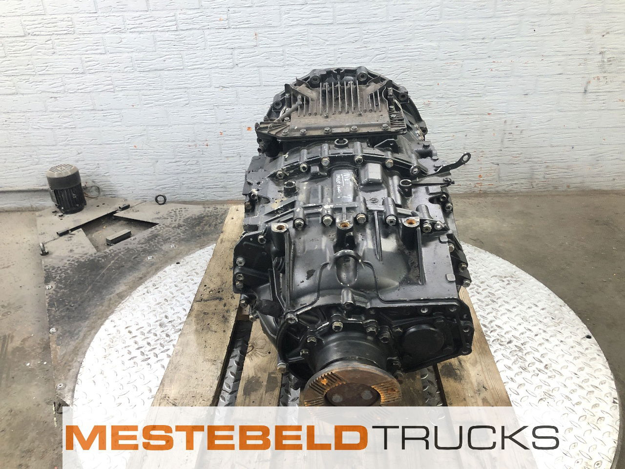 MAN Versnellingsbak 12TC 2740 TO - Boîte de vitesse et pièces pour Camion: photos 4 MAN Versnellingsbak 12TC 2740 TO - Boîte de vitesse et pièces pour Camion: photos 4