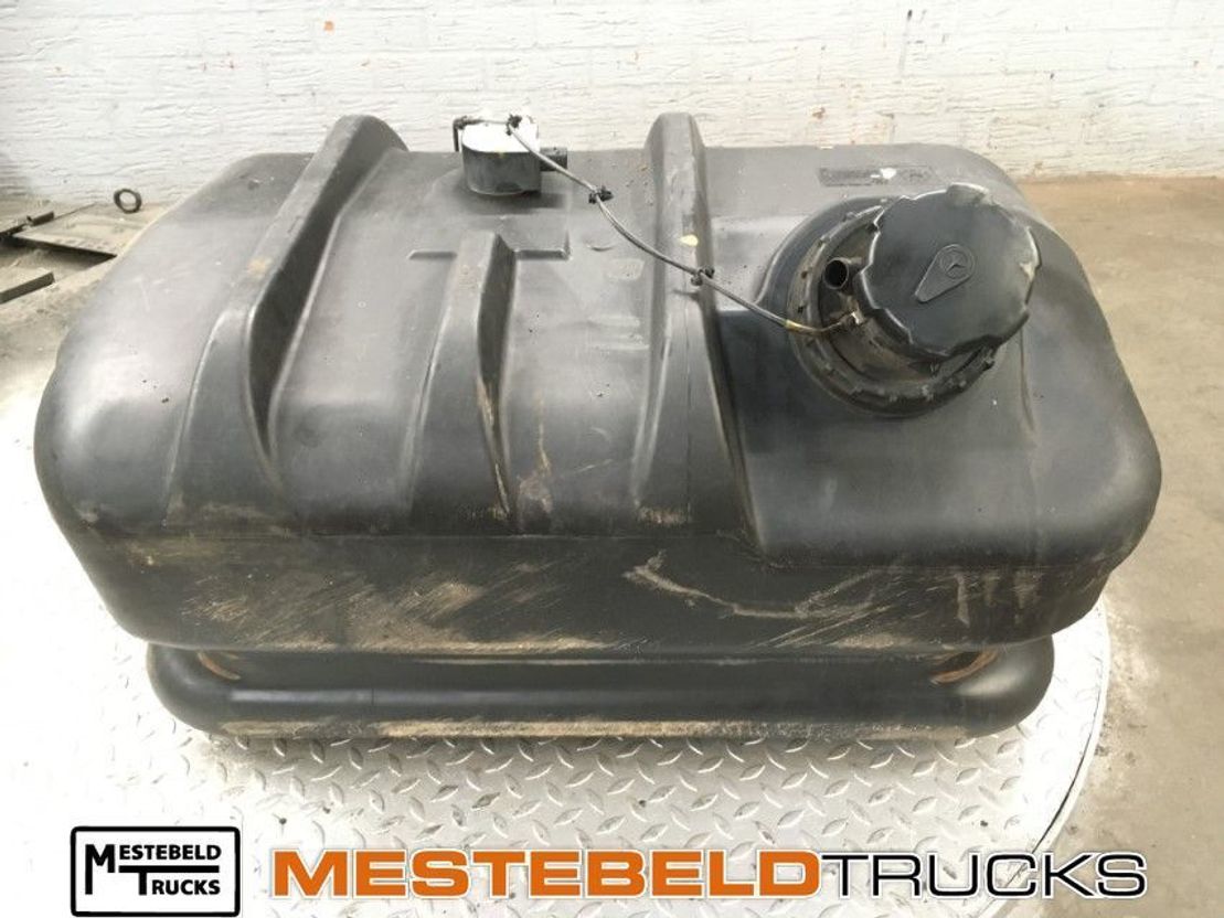 Mercedes-Benz Brandstoftank 180 liter - Préparation du carburant pour Véhicule utilitaire: photos 1 Mercedes-Benz Brandstoftank 180 liter - Préparation du carburant pour Véhicule utilitaire: photos 1
