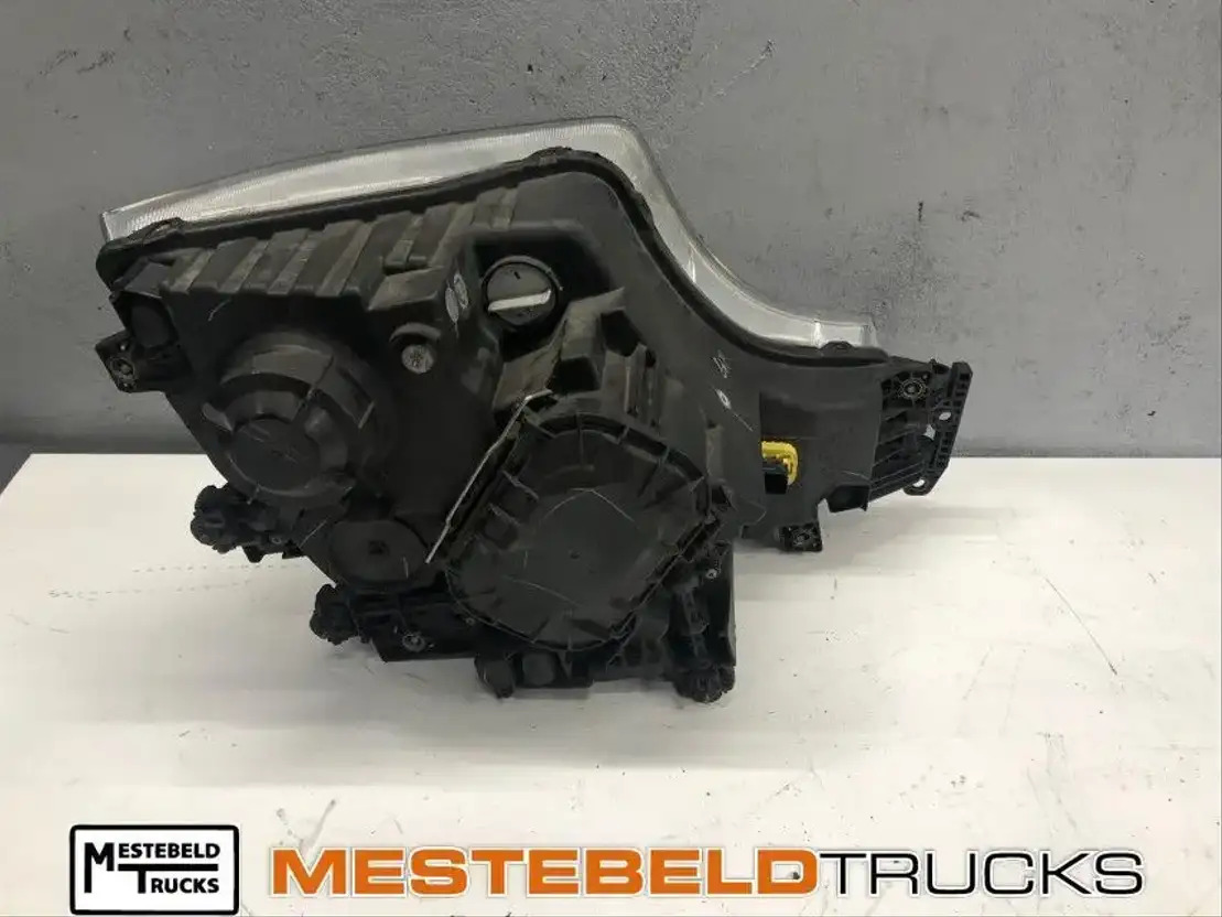 Mercedes-Benz Koplamp rechts - Système électrique pour Camion: photos 2 Mercedes-Benz Koplamp rechts - Système électrique pour Camion: photos 2