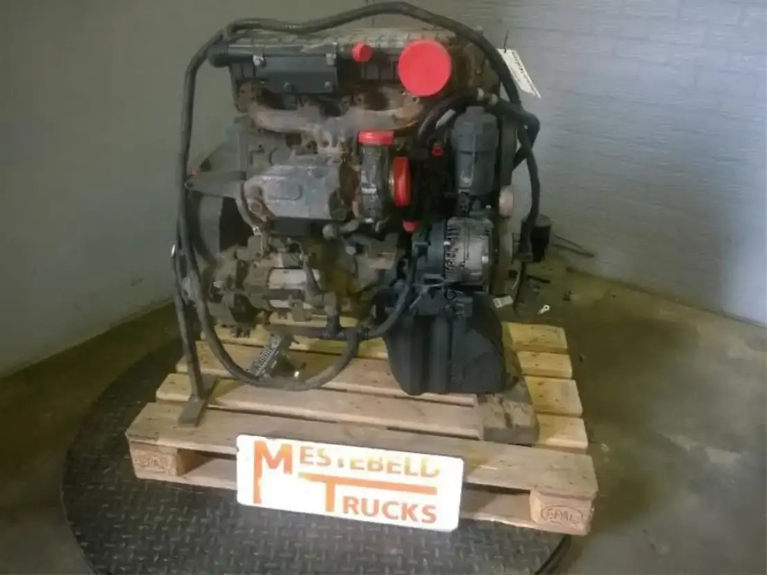Mercedes-Benz Motor OM 924 LA - Moteur pour Camion: photos 2 Mercedes-Benz Motor OM 924 LA - Moteur pour Camion: photos 2