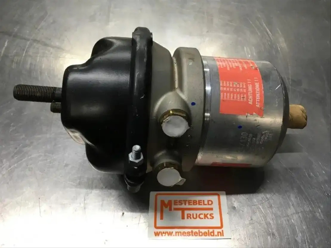 Mercedes-Benz Rembooster rechts voor - Pièces de frein pour Camion: photos 1 Mercedes-Benz Rembooster rechts voor - Pièces de frein pour Camion: photos 1