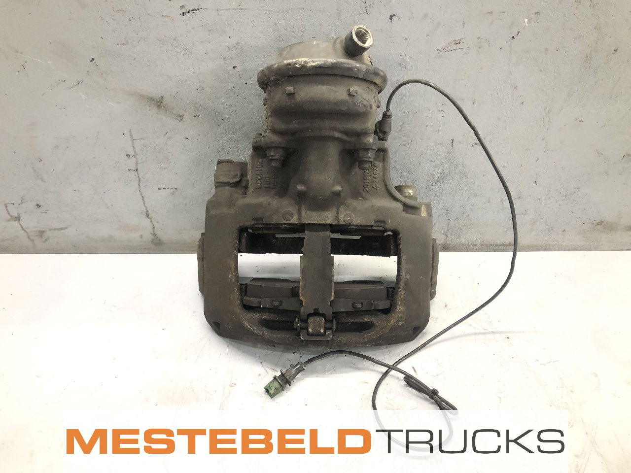 Mercedes-Benz Remklauw rechtsvoor - Pièces de frein pour Camion: photos 1 Mercedes-Benz Remklauw rechtsvoor - Pièces de frein pour Camion: photos 1