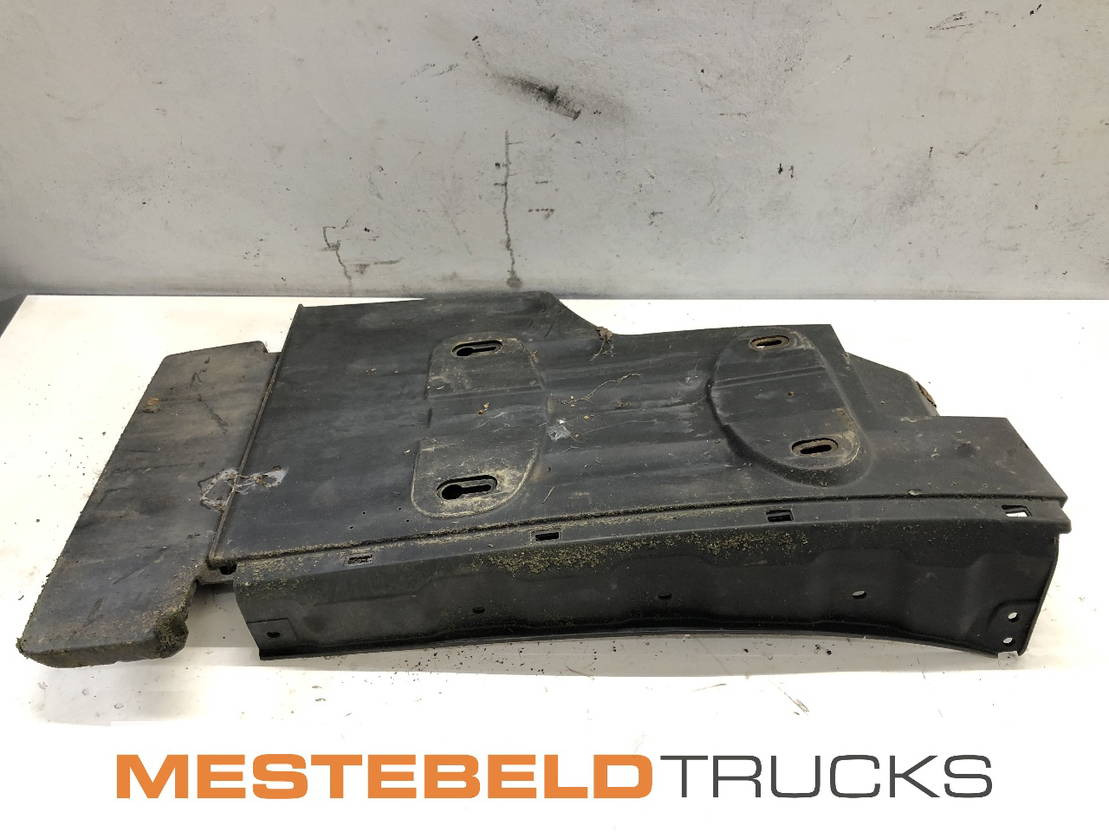 Mercedes-Benz Spatbord rechts voor - Carrosserie et extérieur pour Camion: photos 1 Mercedes-Benz Spatbord rechts voor - Carrosserie et extérieur pour Camion: photos 1
