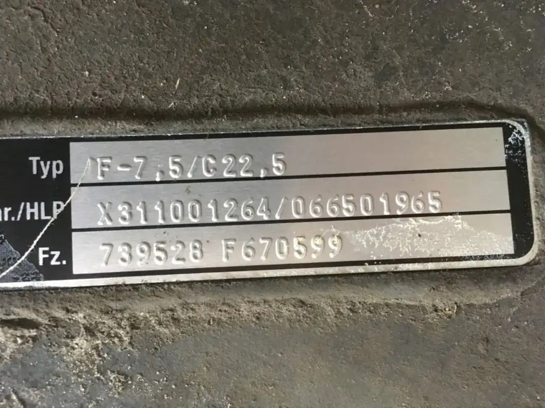 Mercedes-Benz Vooras Actros MP4 - Essieu avant pour Camion: photos 2 Mercedes-Benz Vooras Actros MP4 - Essieu avant pour Camion: photos 2