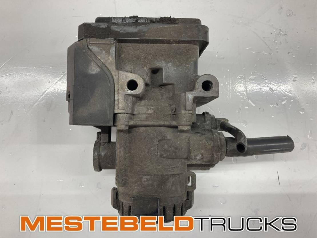 Mercedes-Benz Voorasmodulator - Essieu et pièces pour Camion: photos 1 Mercedes-Benz Voorasmodulator - Essieu et pièces pour Camion: photos 1