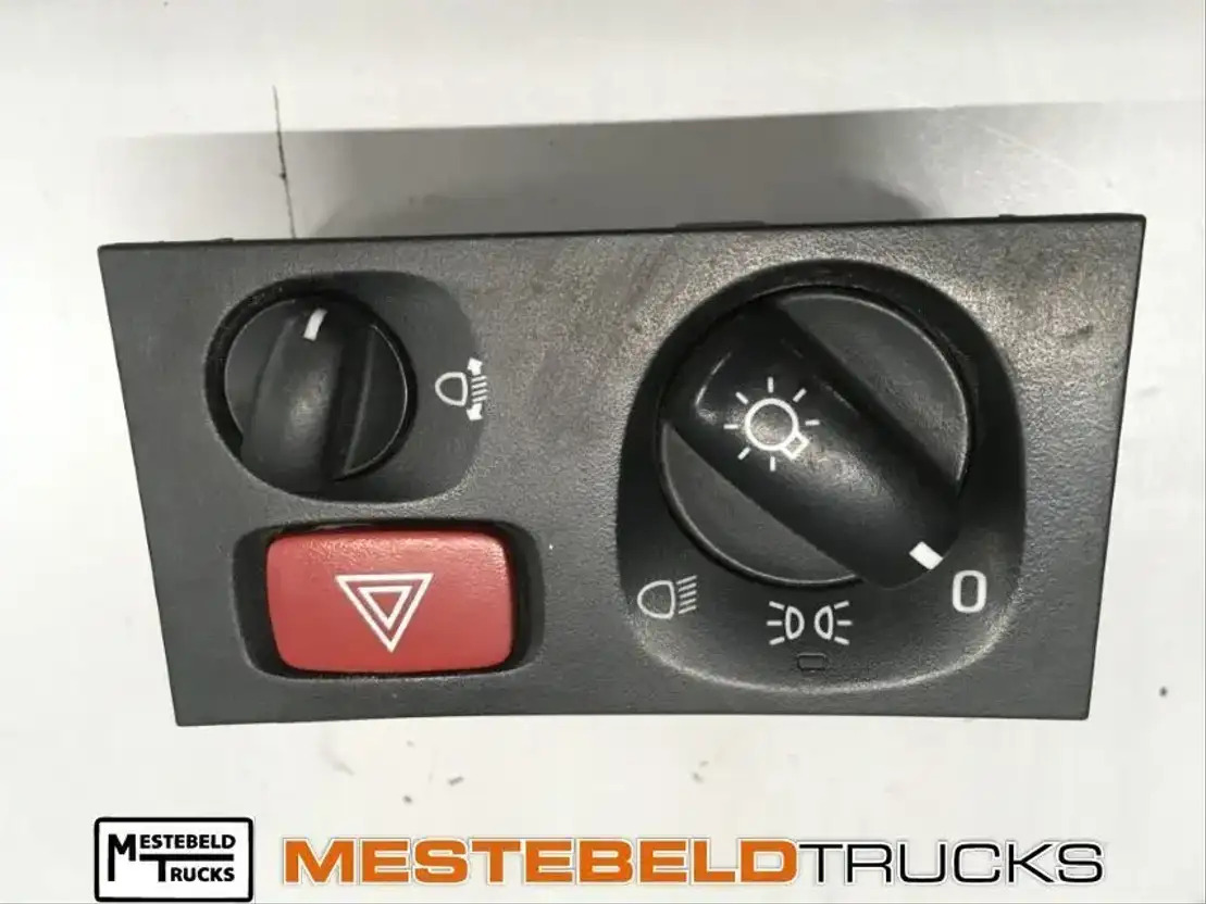 Scania Bediening verlichting - Système électrique pour Camion: photos 1 Scania Bediening verlichting - Système électrique pour Camion: photos 1