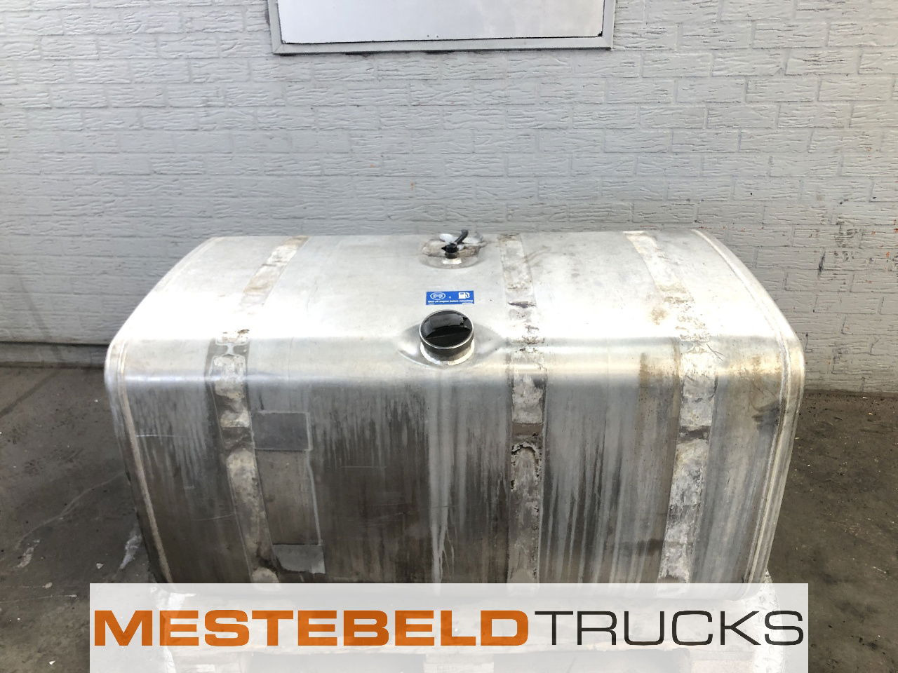 Scania Brandstoftank 500 liter - Réservoir de carburant pour Camion: photos 1 Scania Brandstoftank 500 liter - Réservoir de carburant pour Camion: photos 1
