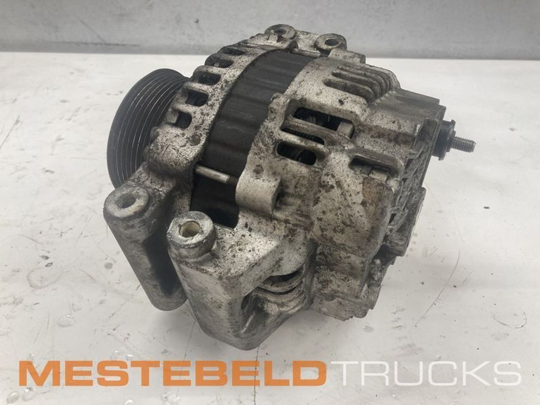 Scania Dynamo 100 Amp - Système électrique pour Camion: photos 1 Scania Dynamo 100 Amp - Système électrique pour Camion: photos 1