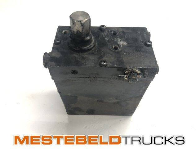 Volvo Cabinepomp  - Cabine et intérieur pour Camion: photos 1 Volvo Cabinepomp  - Cabine et intérieur pour Camion: photos 1