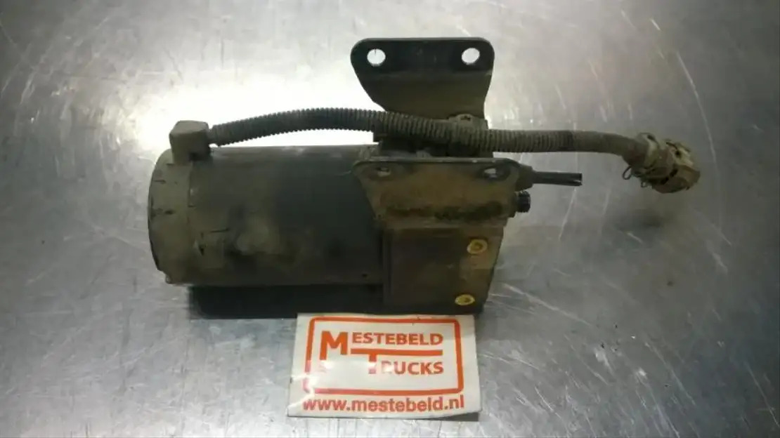 Volvo Elektrische cabinepomp - Cabine et intérieur pour Camion: photos 1 Volvo Elektrische cabinepomp - Cabine et intérieur pour Camion: photos 1