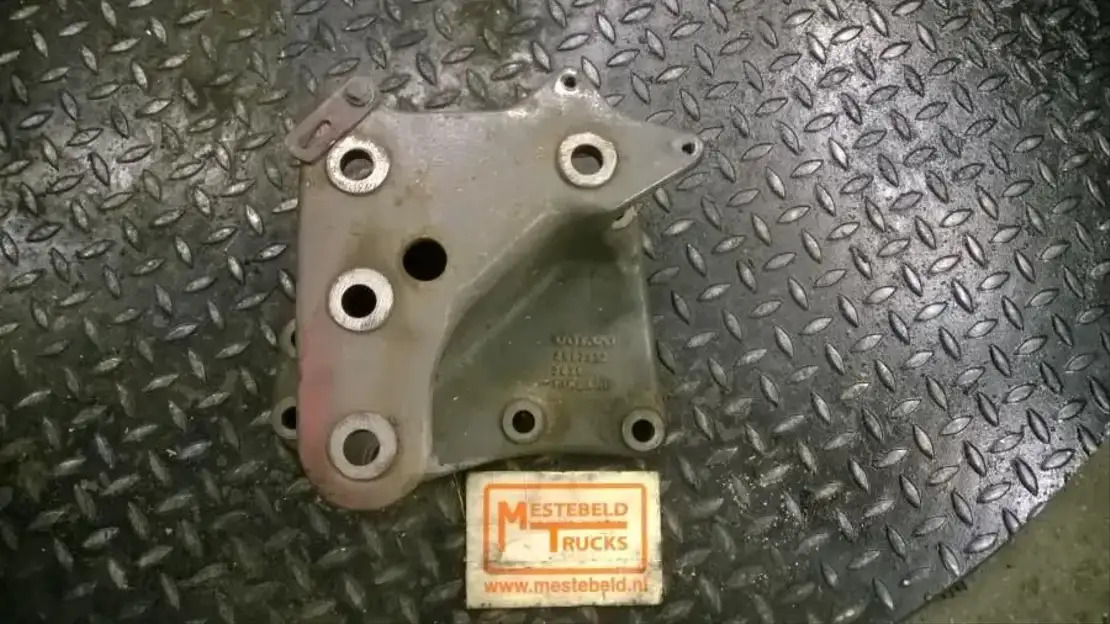 Volvo Stuurhuissteun - Commande de gouvernail pour Camion: photos 1 Volvo Stuurhuissteun - Commande de gouvernail pour Camion: photos 1