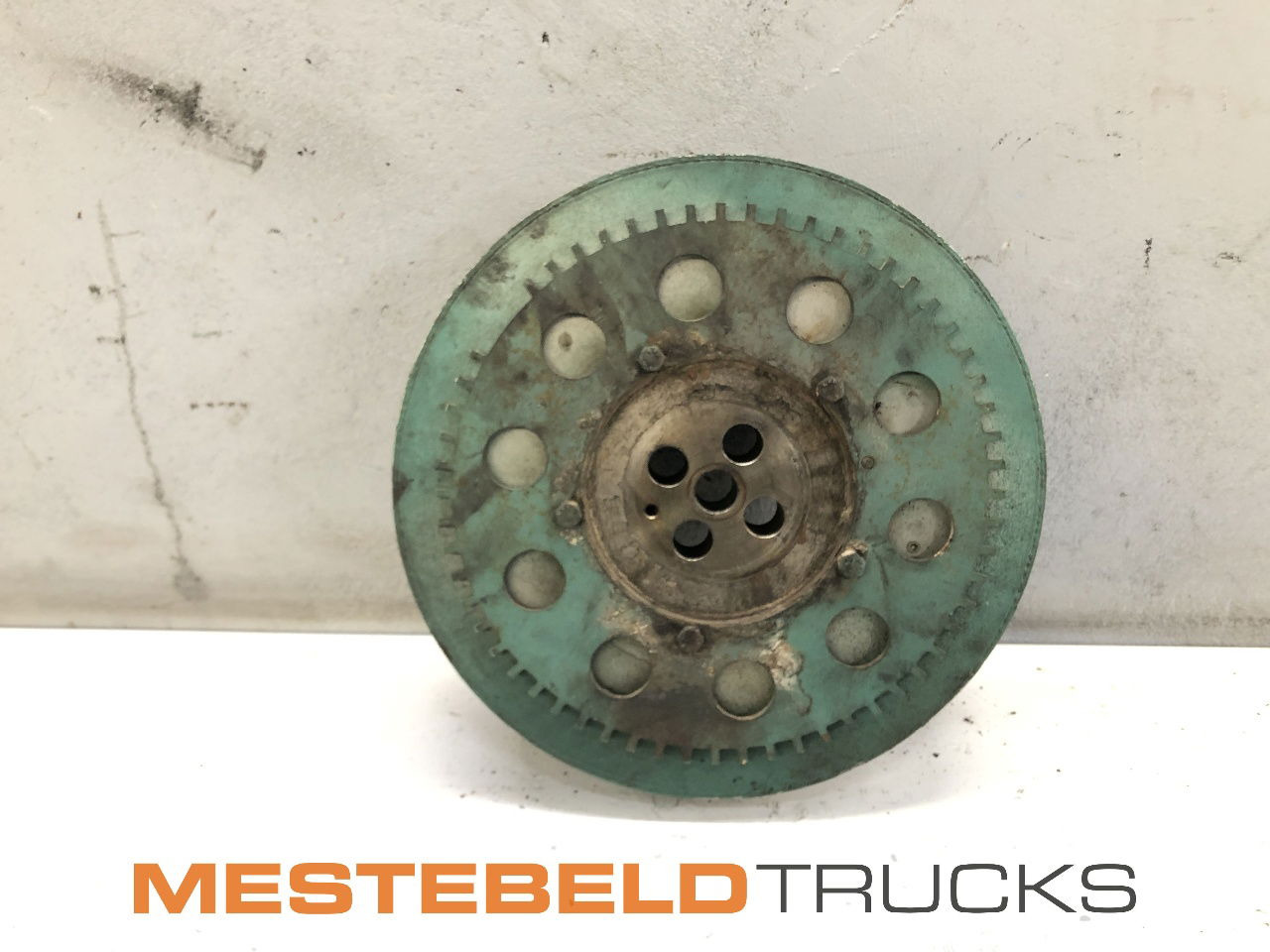 Volvo Trillingsdemper/poelie D7E EAE3 - Moteur pour Camion: photos 2 Volvo Trillingsdemper/poelie D7E EAE3 - Moteur pour Camion: photos 2