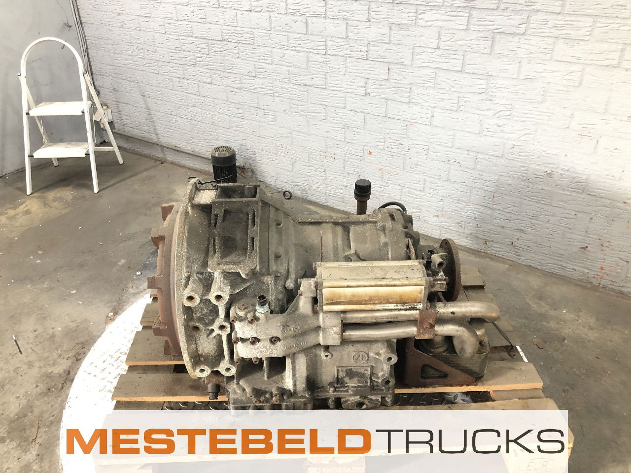 Volvo Versnellingsbak 5 HP 602 C Bus - Boîte de vitesse et pièces pour Camion: photos 1 Volvo Versnellingsbak 5 HP 602 C Bus - Boîte de vitesse et pièces pour Camion: photos 1