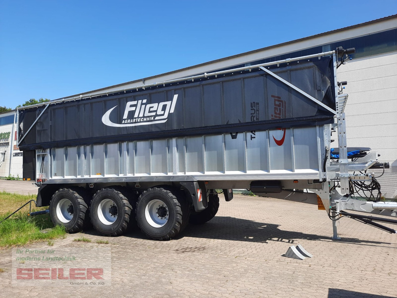 Fliegl ASW 391 TAURUS FOX 50m³ ZWL + Top Lift Light - Autochargeuse: photos 1 Fliegl ASW 391 TAURUS FOX 50m³ ZWL + Top Lift Light - Autochargeuse: photos 1