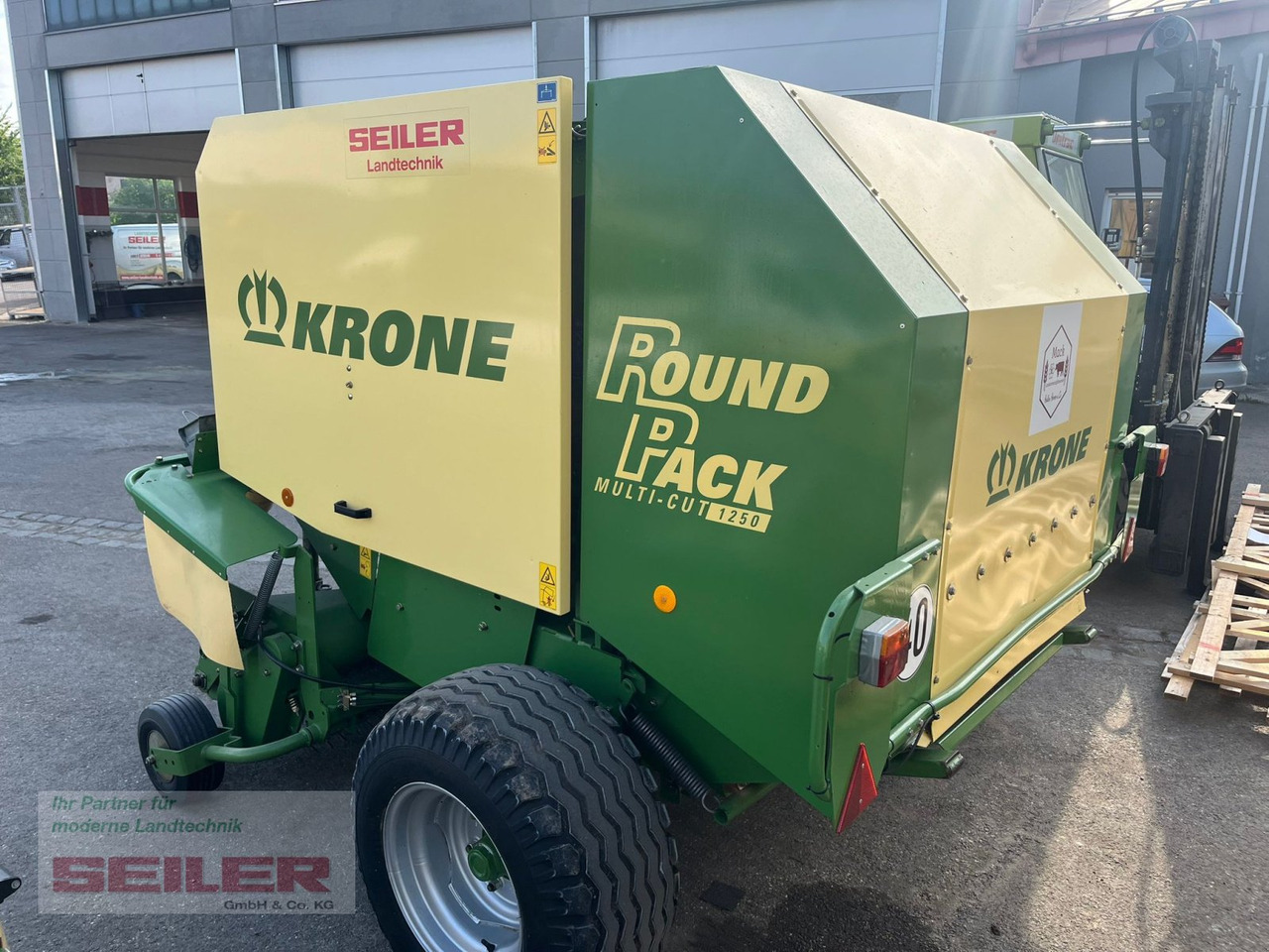 Krone Round Pack 1250 MC - Presse à balles rondes: photos 2 Krone Round Pack 1250 MC - Presse à balles rondes: photos 2