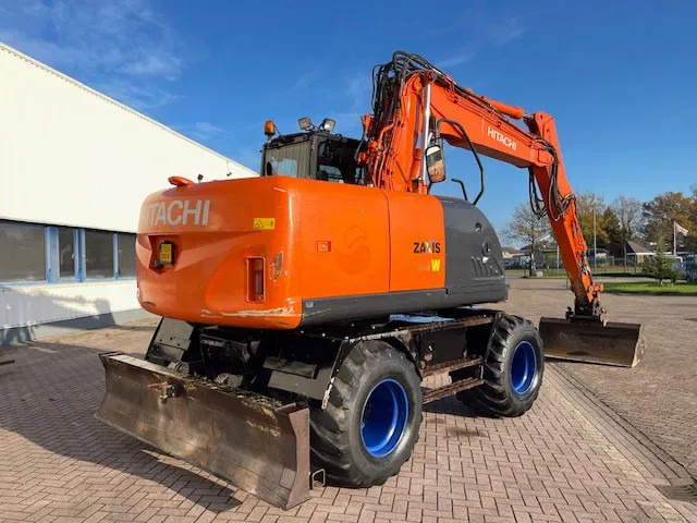 Hitachi ZX 140W-3 - Pelle sur pneus: photos 4 Hitachi ZX 140W-3 - Pelle sur pneus: photos 4