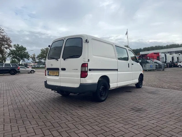 Toyota HiAce 2.5 D4-D 90 Lang Airco - Fourgonnette: photos 5 Toyota HiAce 2.5 D4-D 90 Lang Airco - Fourgonnette: photos 5