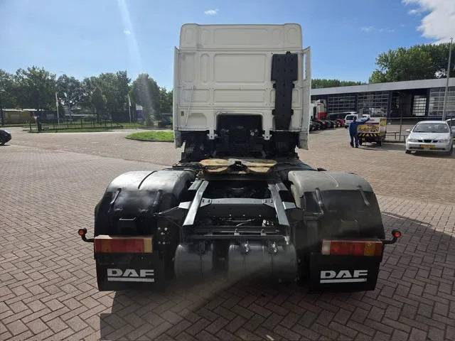 DAF XF 95.430 Manual gear Euro 3 - Tracteur routier: photos 5 DAF XF 95.430 Manual gear Euro 3 - Tracteur routier: photos 5