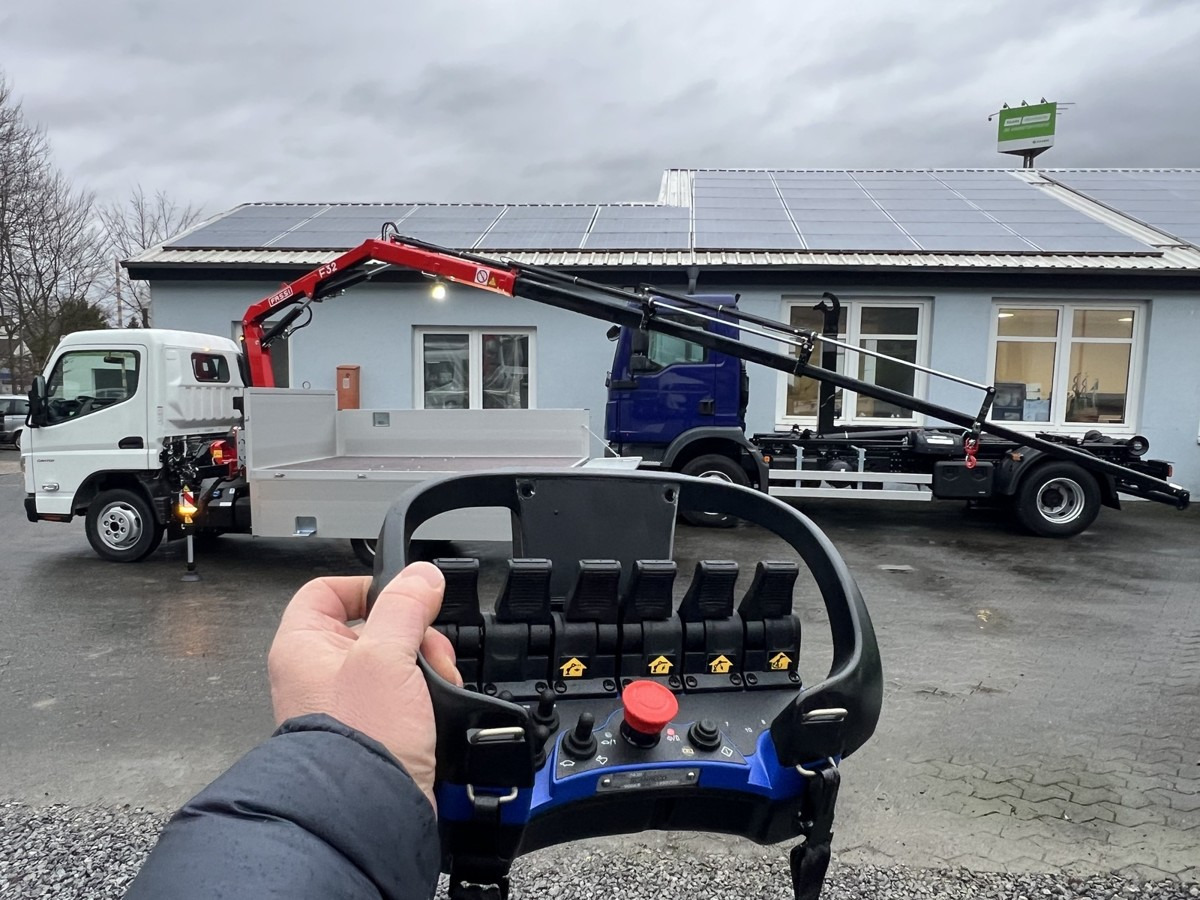 FUSO 3S15 Alu Pritsche 2.80m Ladekran Funk! sofort ve - Camion plateau, Camion grue: photos 2 FUSO 3S15 Alu Pritsche 2.80m Ladekran Funk! sofort ve - Camion plateau, Camion grue: photos 2