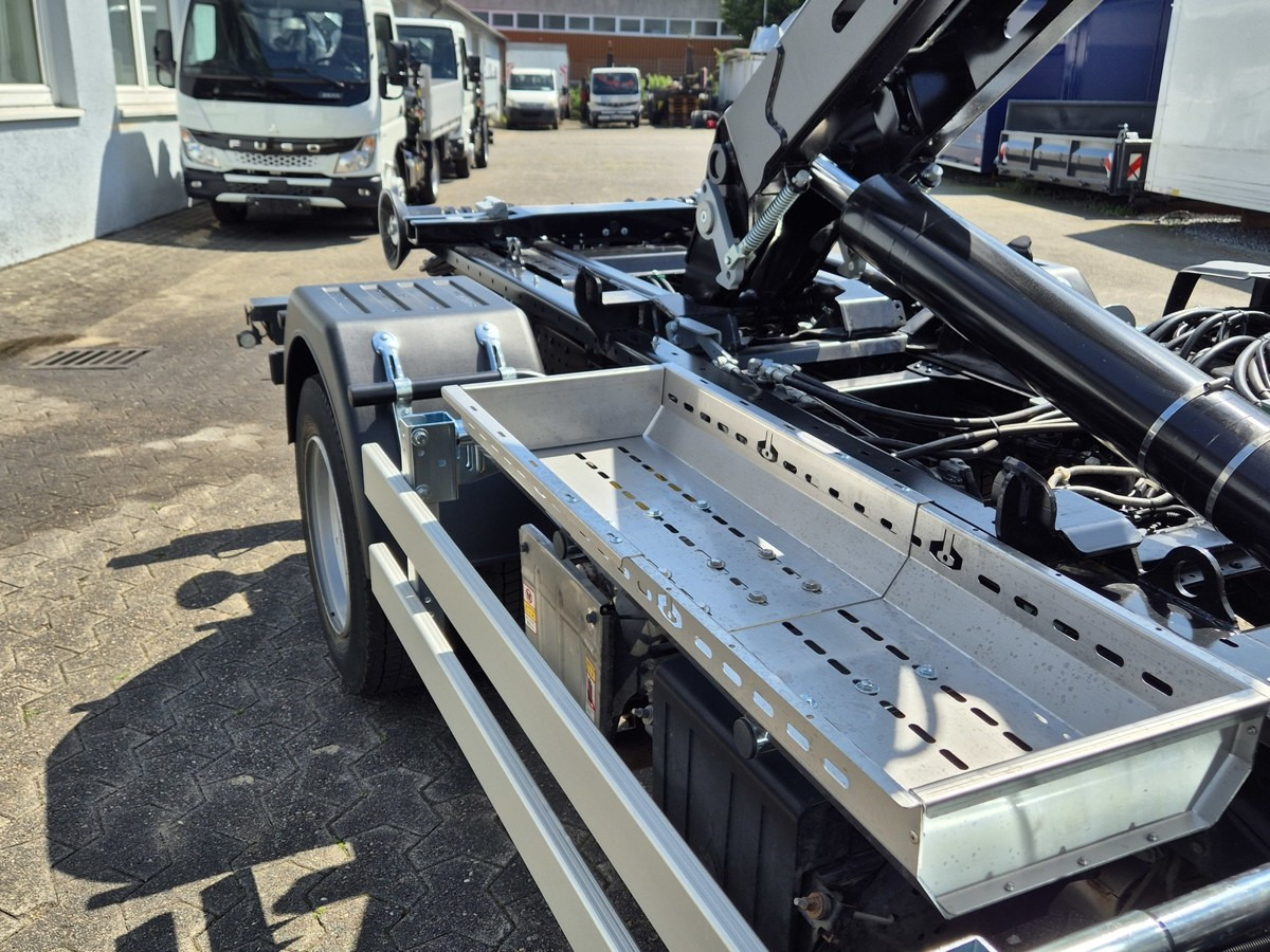 FUSO Fuso Canter 7C18 City Abrollkipper AHK Hooklift - Camion ampliroll: photos 5 FUSO Fuso Canter 7C18 City Abrollkipper AHK Hooklift - Camion ampliroll: photos 5