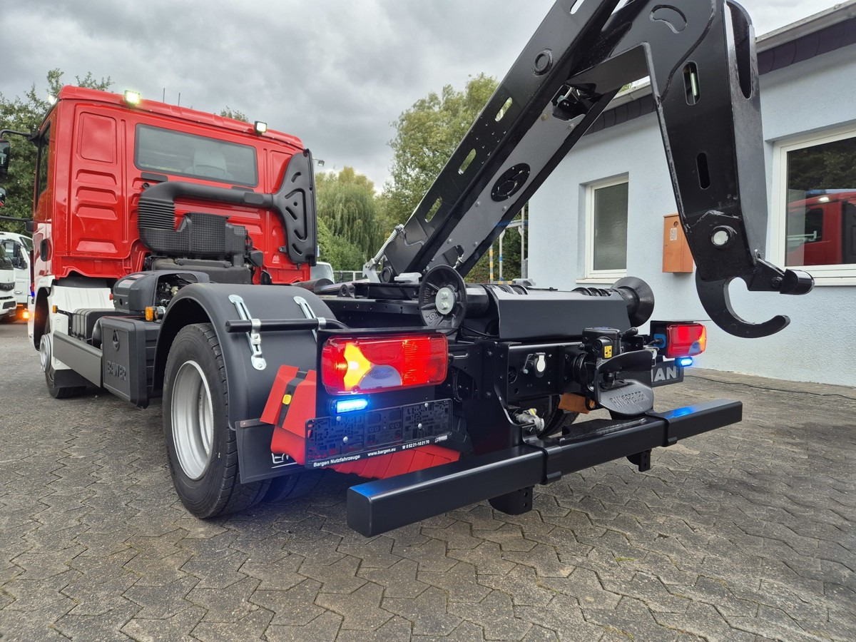 MAN TGL 8.190 Feuerwehrfahrzeug City Abrollkipper - Camion ampliroll: photos 4 MAN TGL 8.190 Feuerwehrfahrzeug City Abrollkipper - Camion ampliroll: photos 4