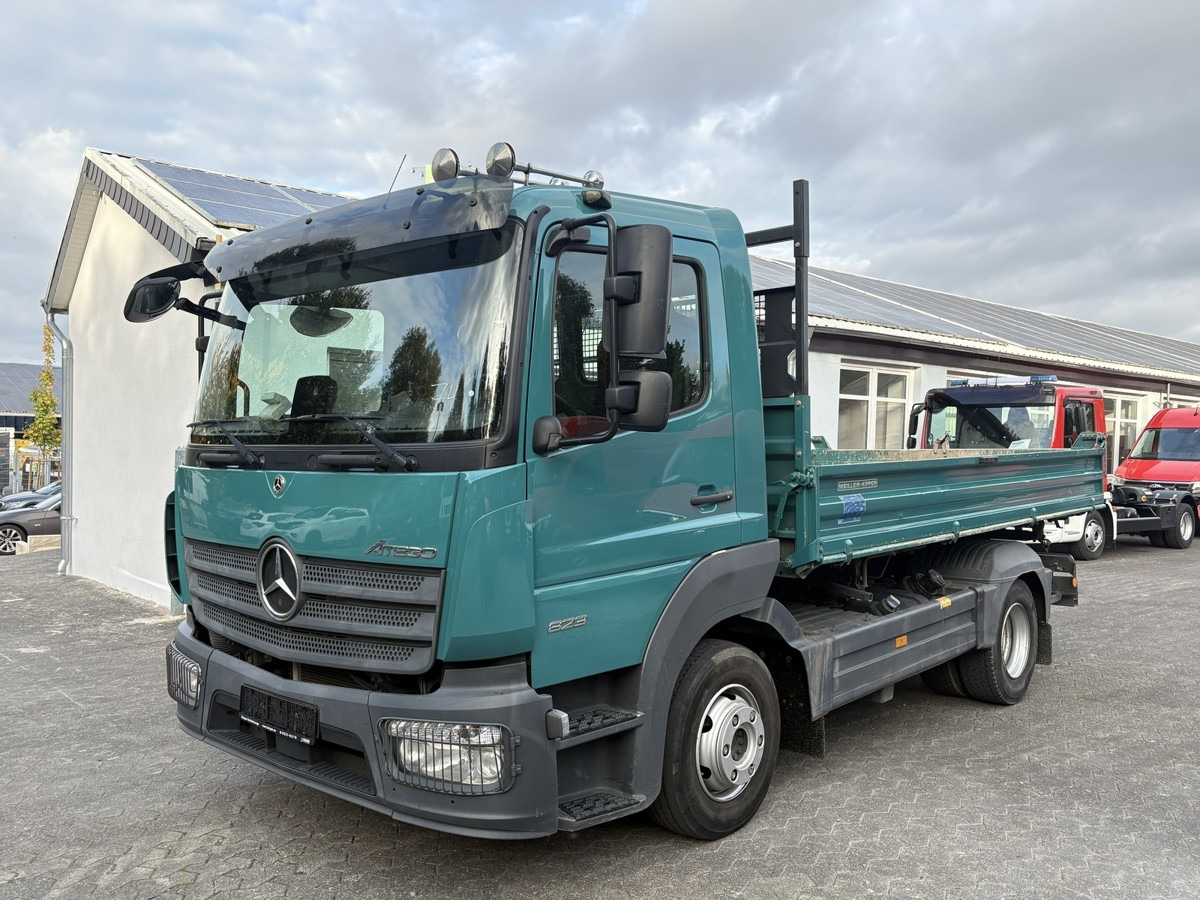 MERCEDES-BENZ Atego 823 3-Seiten Kipper Meiller 2 x AHK - Utilitaire benne: photos 1 MERCEDES-BENZ Atego 823 3-Seiten Kipper Meiller 2 x AHK - Utilitaire benne: photos 1