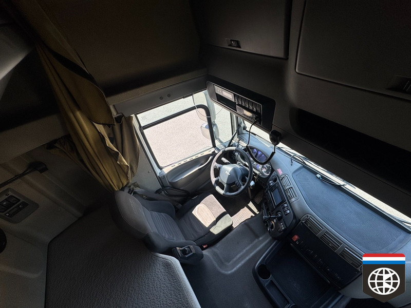 DAF CF 85 6X2/4 - DEEPFREEZER -30oC / CHEREAU / 3000 taillift - Camion frigorifique: photos 4 DAF CF 85 6X2/4 - DEEPFREEZER -30oC / CHEREAU / 3000 taillift - Camion frigorifique: photos 4