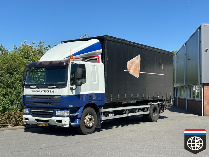 DAF FA CF 75 - Camion à rideaux coulissants: photos 1 DAF FA CF 75 - Camion à rideaux coulissants: photos 1