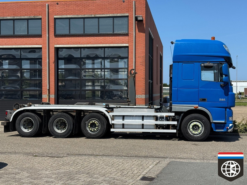 DAF XF 105.460 8X2/4 - 30t hooklift - CLEAN HOLLAND TRUCK - Camion ampliroll: photos 4 DAF XF 105.460 8X2/4 - 30t hooklift - CLEAN HOLLAND TRUCK - Camion ampliroll: photos 4