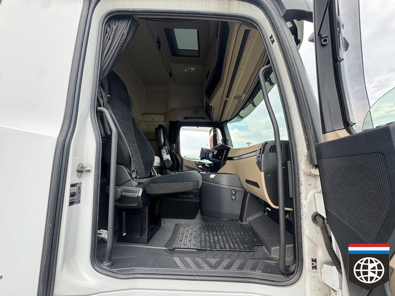 Mercedes-Benz ACTROS 1842 LL Giga Space - ISOLATED BOX combination - Tracteur routier: photos 4 Mercedes-Benz ACTROS 1842 LL Giga Space - ISOLATED BOX combination - Tracteur routier: photos 4