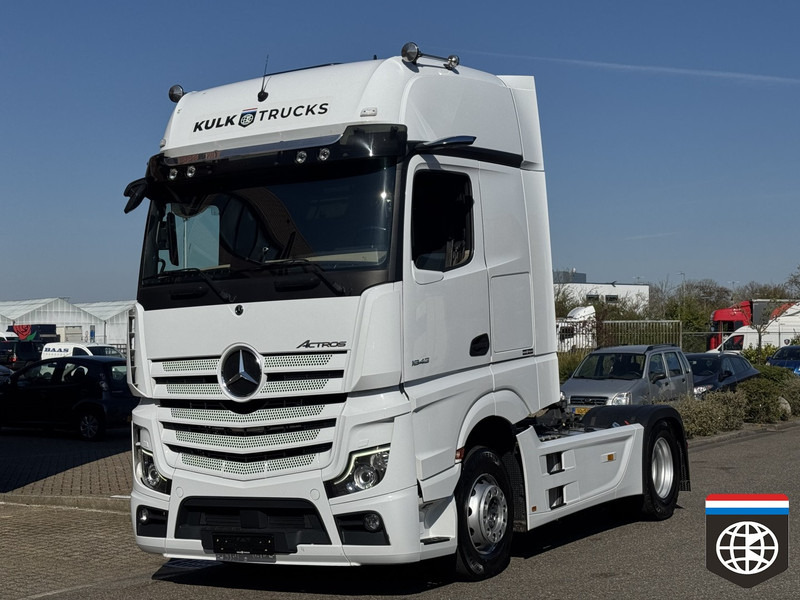 Mercedes-Benz ACTROS 1848 Gigaspace ** LIMITED EDITION** / FULL SPOILER / 2x TANK / NIGHT ac / - Tracteur routier: photos 2 Mercedes-Benz ACTROS 1848 Gigaspace ** LIMITED EDITION** / FULL SPOILER / 2x TANK / NIGHT ac / - Tracteur routier: photos 2