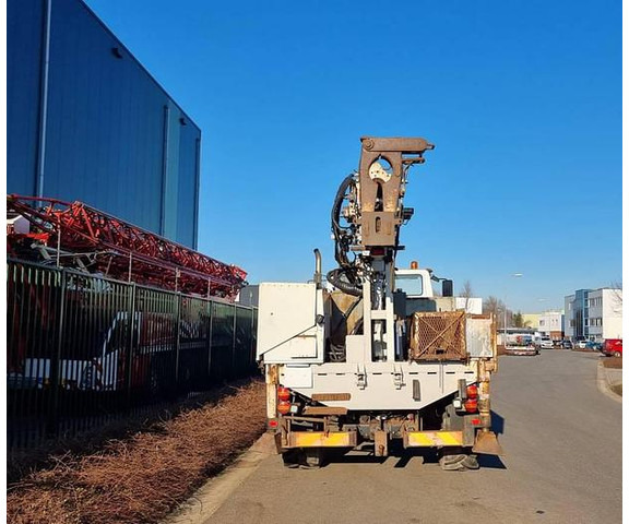 Waterwell drill rigs Unimog 2150L - 2150 L - Vertical Drill - Engins de chantier: photos 5 Waterwell drill rigs Unimog 2150L - 2150 L - Vertical Drill - Engins de chantier: photos 5