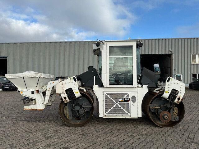 Caterpillar CD54B (CD10),Tandemwalze, Streuer,Kantenscheider - Compacteur: photos 2 Caterpillar CD54B (CD10),Tandemwalze, Streuer,Kantenscheider - Compacteur: photos 2