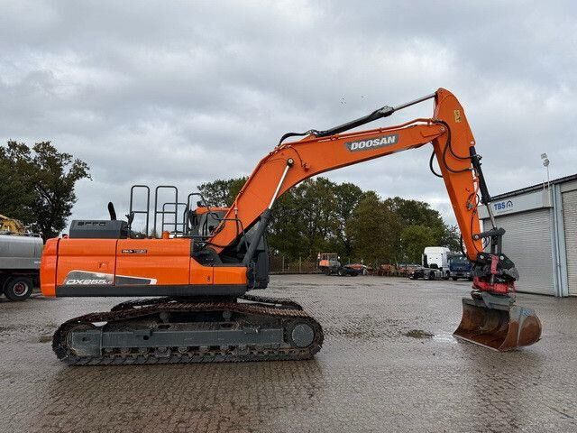 Doosan DX 255 LC-5, Rototilt,Div. Löffel,Greifer+Hammer - Pelle sur chenille: photos 5 Doosan DX 255 LC-5, Rototilt,Div. Löffel,Greifer+Hammer - Pelle sur chenille: photos 5