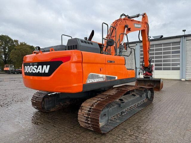 Doosan DX 255 LC-5, Rototilt,Div. Löffel,Greifer+Hammer - Pelle sur chenille: photos 4 Doosan DX 255 LC-5, Rototilt,Div. Löffel,Greifer+Hammer - Pelle sur chenille: photos 4