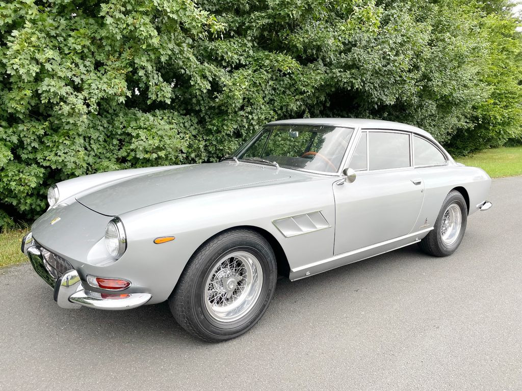 Ferrari 330 GT Coupe 2+2/TÜV neu/H-Zulassung - Voiture: photos 1 Ferrari 330 GT Coupe 2+2/TÜV neu/H-Zulassung - Voiture: photos 1