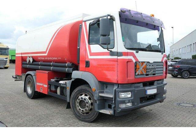 MAN 18.280 TGM, 14m³, 3 Kammern, 2x Schlauchtrommel - Camion citerne: photos 4 MAN 18.280 TGM, 14m³, 3 Kammern, 2x Schlauchtrommel - Camion citerne: photos 4