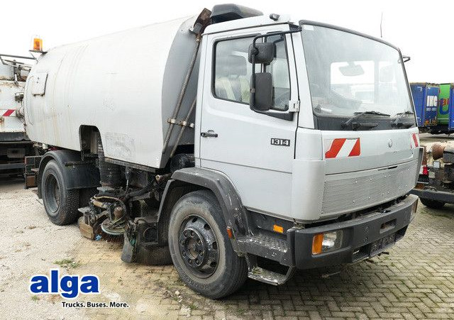 Mercedes-Benz 1314 KO 4x2, Schörling TSZ 94, Blattfederung - Balayeuse de voirie: photos 1 Mercedes-Benz 1314 KO 4x2, Schörling TSZ 94, Blattfederung - Balayeuse de voirie: photos 1